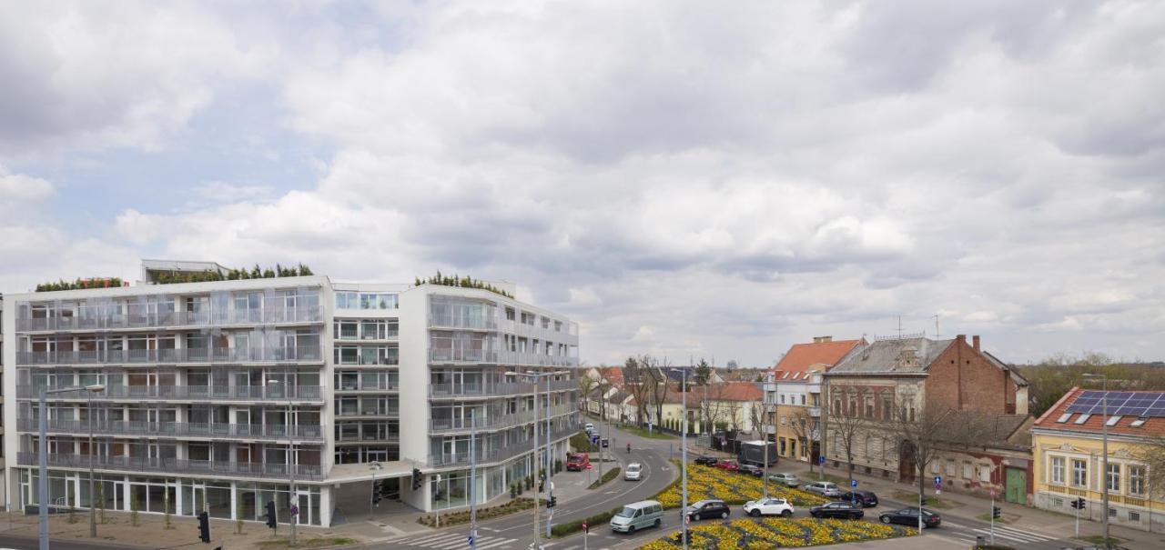 Párizs Garden Hotel Debrecen Exterior foto